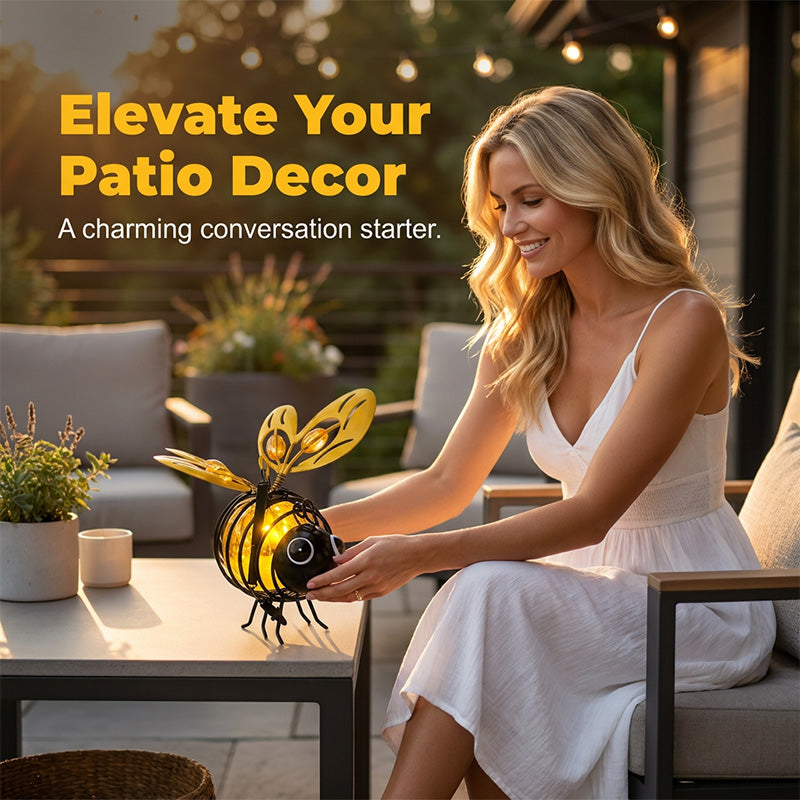 🌙🐝 Hängande solcellslampa med bi-design – varmt bärnstensfärgat sken, flimmerfri och perfekt för trädgårdsfester, camping eller barnrum – sprider glädje både dag och natt 🌞🌜